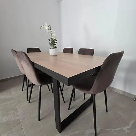 Lazuli Center Ap 12 Larnaca